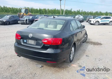 2011 Volkswagen Jetta 2.5L Se z USA, uszkodzony, nr VIN 3VWDX7AJ8BM331211